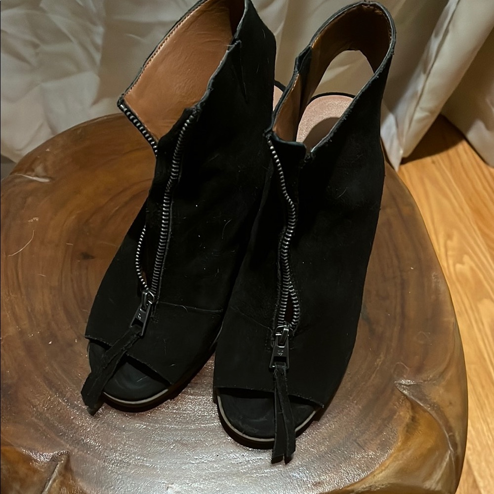 Stylish Black Women's Peep-Toe Shoes